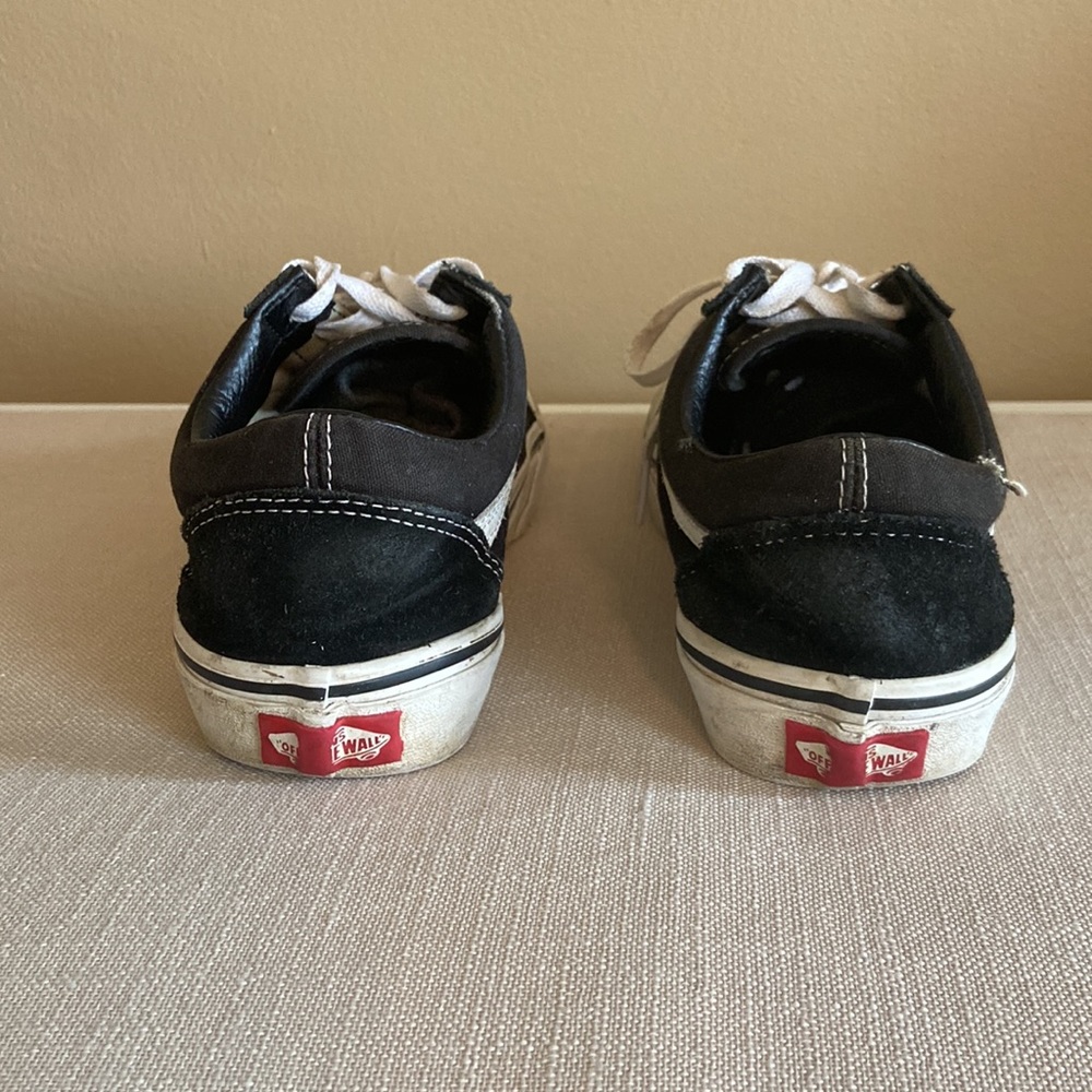 Vans - Picture 2 of 7